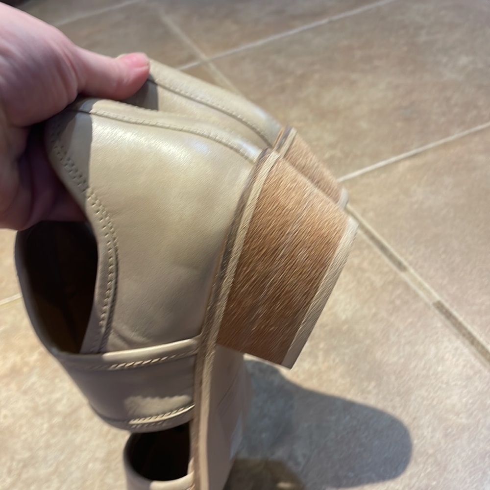 Very Volatile Booties! Size 6.5 - Picture 4 of 7
